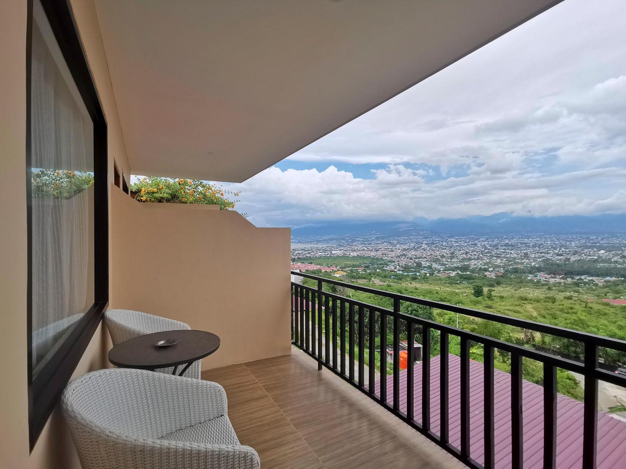 Bukit Indah Doda Hotel & Resorts Palu Exterior foto